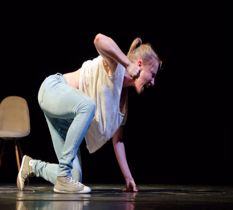 Les Chatouilles Ou La Danse De La Colère Streaming « Les Chatouilles ou la danse de la colère » d'Andréa Bescond, mise en