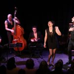 « Oh-la-la oui oui » swing lyrique avec deux chanteurs et trio de jazz, mise en scène Stéphan Druet, Théâtre de l’Athénée-Louis Jouvet, Paris.