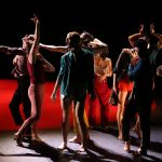 [Les Hivernales Avignon] « MAGNIFIQUES UNE ÉPHÉMÈRE ÉTERNITÉ », Michel Kelemenis et ses danseurs magnifient la force de l’instant présent et de la joie d’être au monde