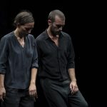 [Les Hivernales Avignon] « THE GYRE » d’Angela Rabaglio et Micaël Florentz, une danse tourbillonnante et enivrante à la rencontre de l’autre