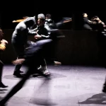 [Avignon OFF] « QU’IL FAIT BEAU CELA VOUS SUFFIT », une fiction documentaire et poétique de la Cie Les Entiché.e.s. sur la politique d’éducation prioritaire